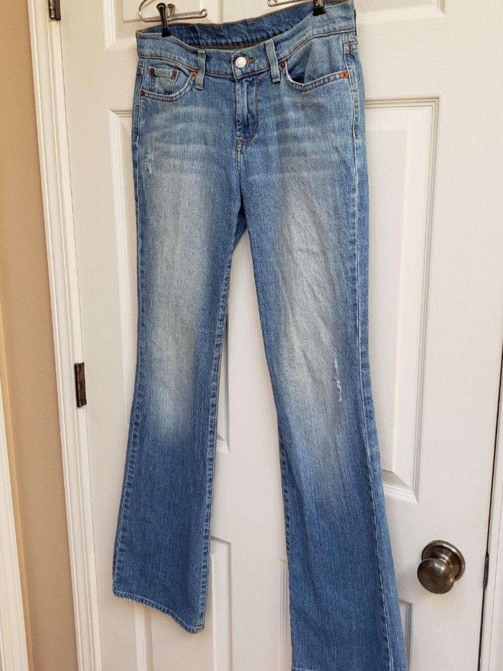 Lucky Jeans. Size 28L.